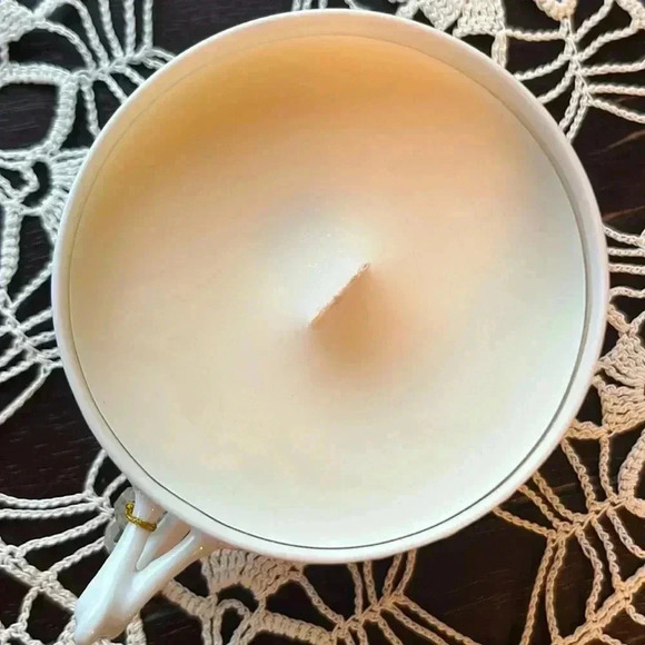 Hand Poured SoyCandle Upcycled Vintage Cup and Vintage Glass Bead Charm “Winter” - Picture 5 of 9